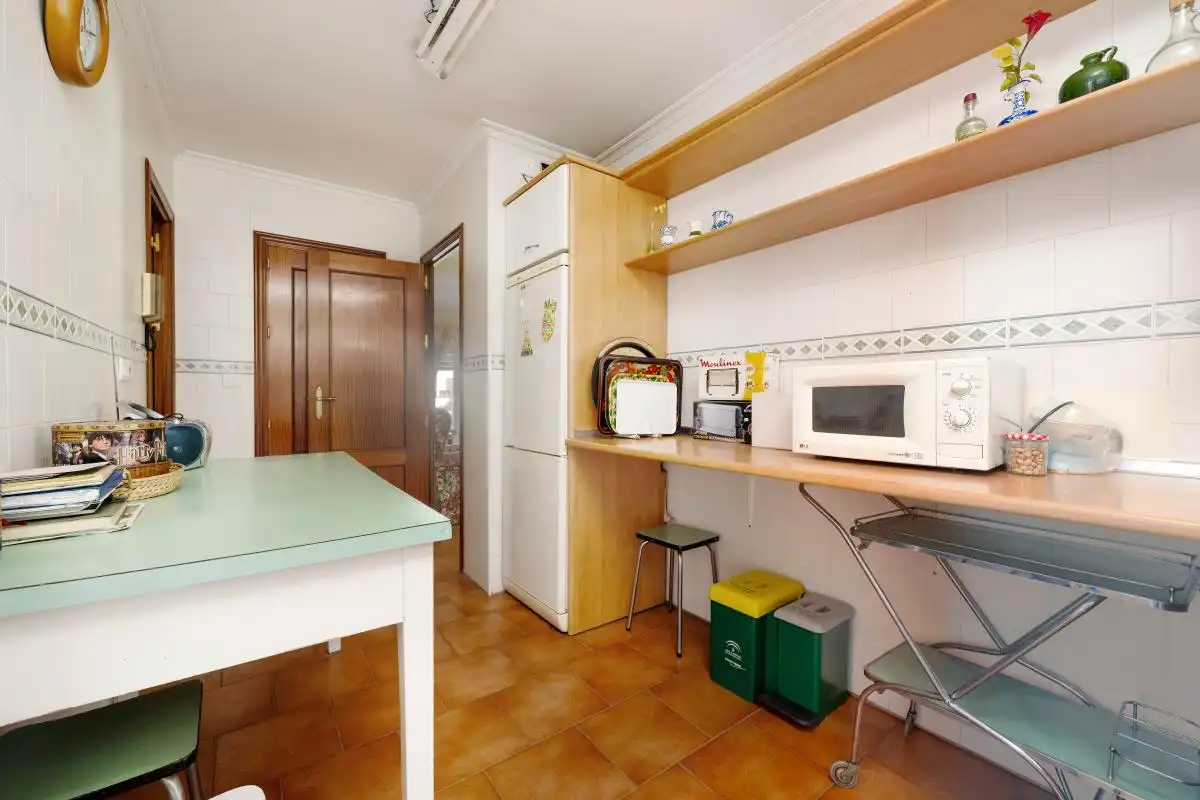 Cuina de Pis en venda en Sevilla amb Calefacció, Terrassa i Balcó