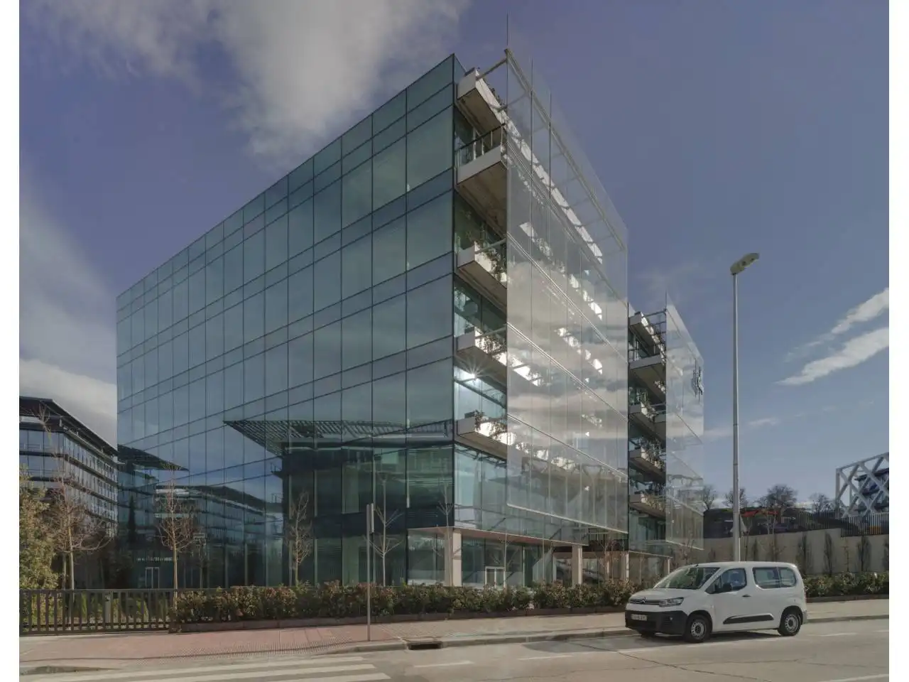Außenansicht von Büro zur Miete in Madrid mit Klimaanlage und Alarm