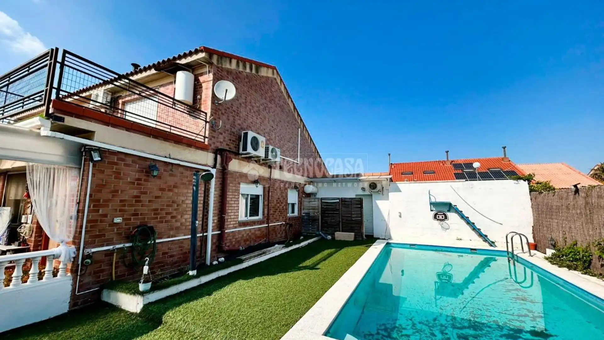 Piscina de Casa o chalet en venta en La Puebla de Alfindén con Aire acondicionado, Calefacción y Terraza
