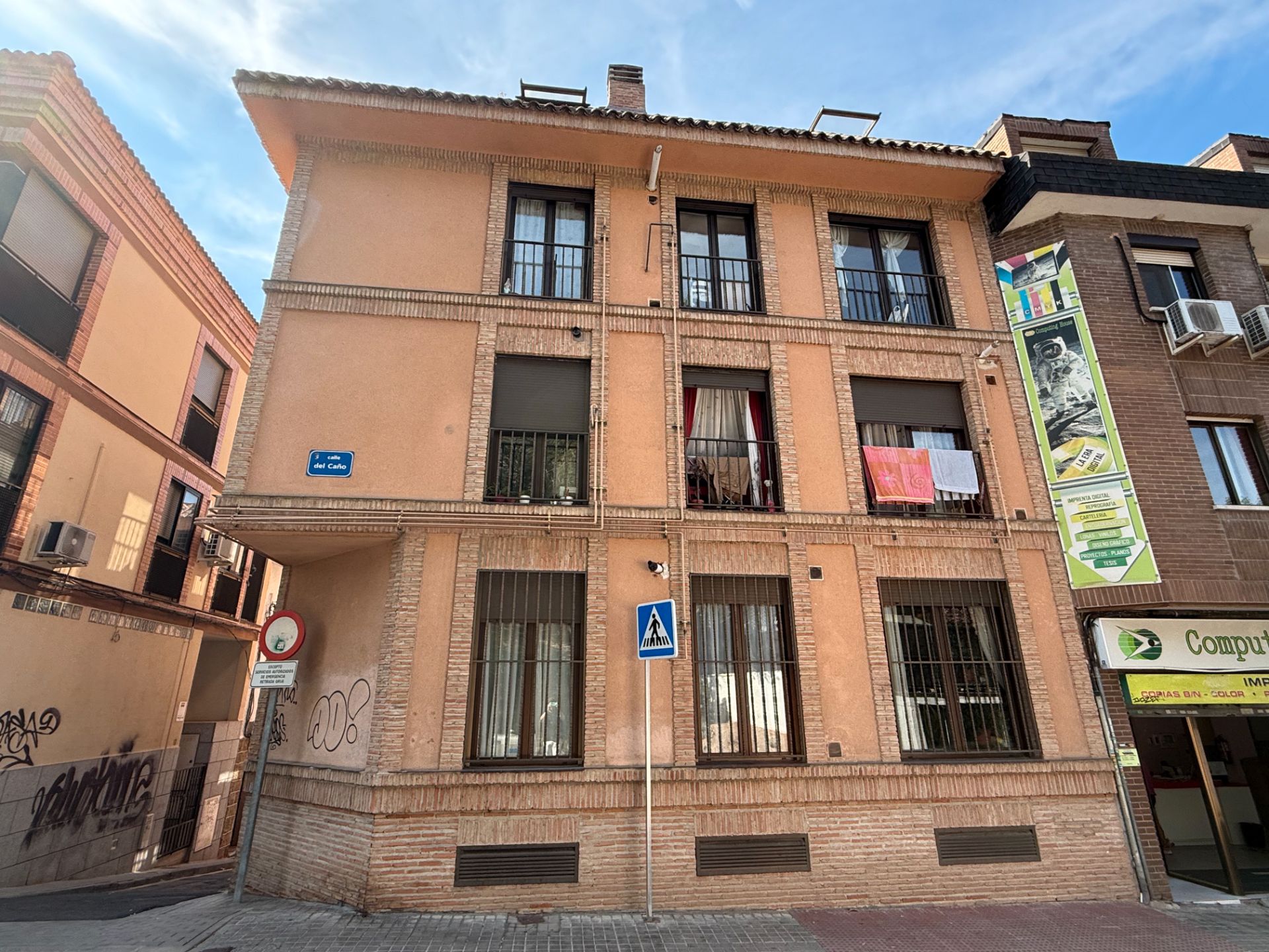 Exterior view of Duplex for sale in Las Rozas de Madrid  with Heating, Furnished and Balcony