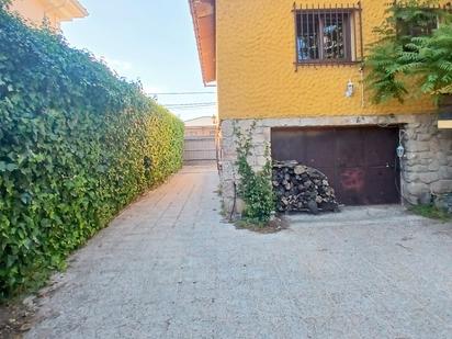 Exterior view of House or chalet for sale in Collado Villalba  with Heating, Private garden and Parquet flooring