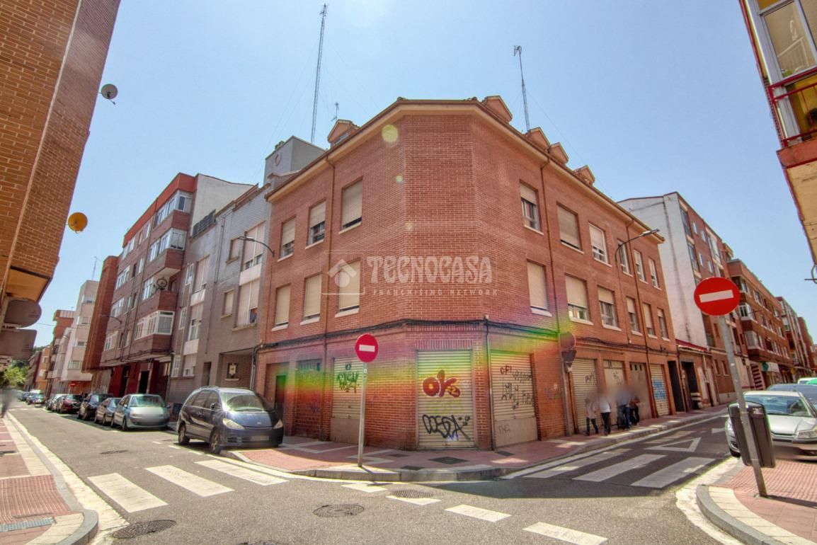 Exterior view of Flat for sale in Valladolid Capital  with Air Conditioner, Heating and Terrace