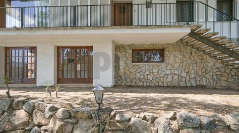 Villa con 2.000 m2 de parcela, privacidad total y gran potencial en Los Pinares.