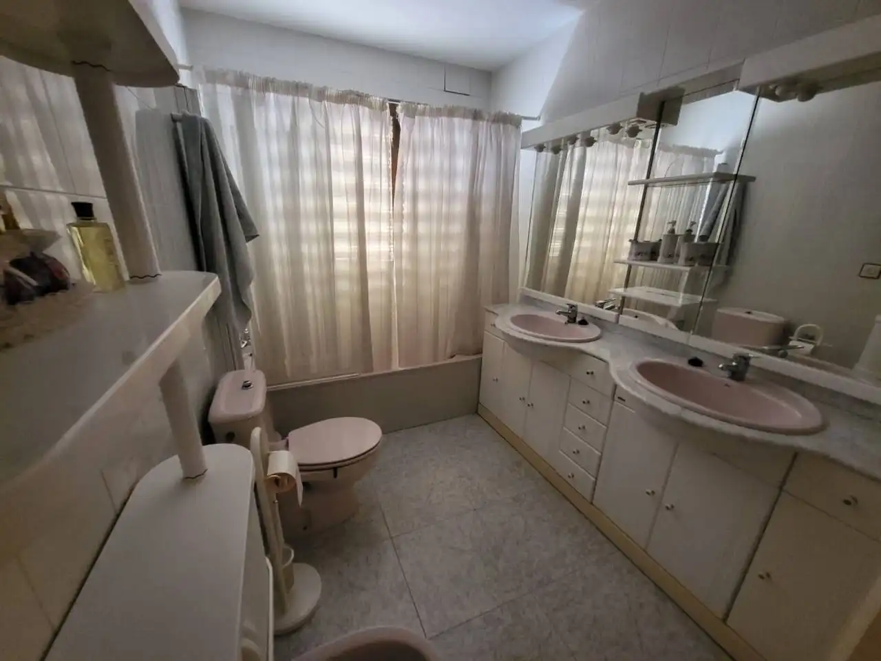 Bany de Casa o xalet en venda en Baza amb Terrassa i Moblat