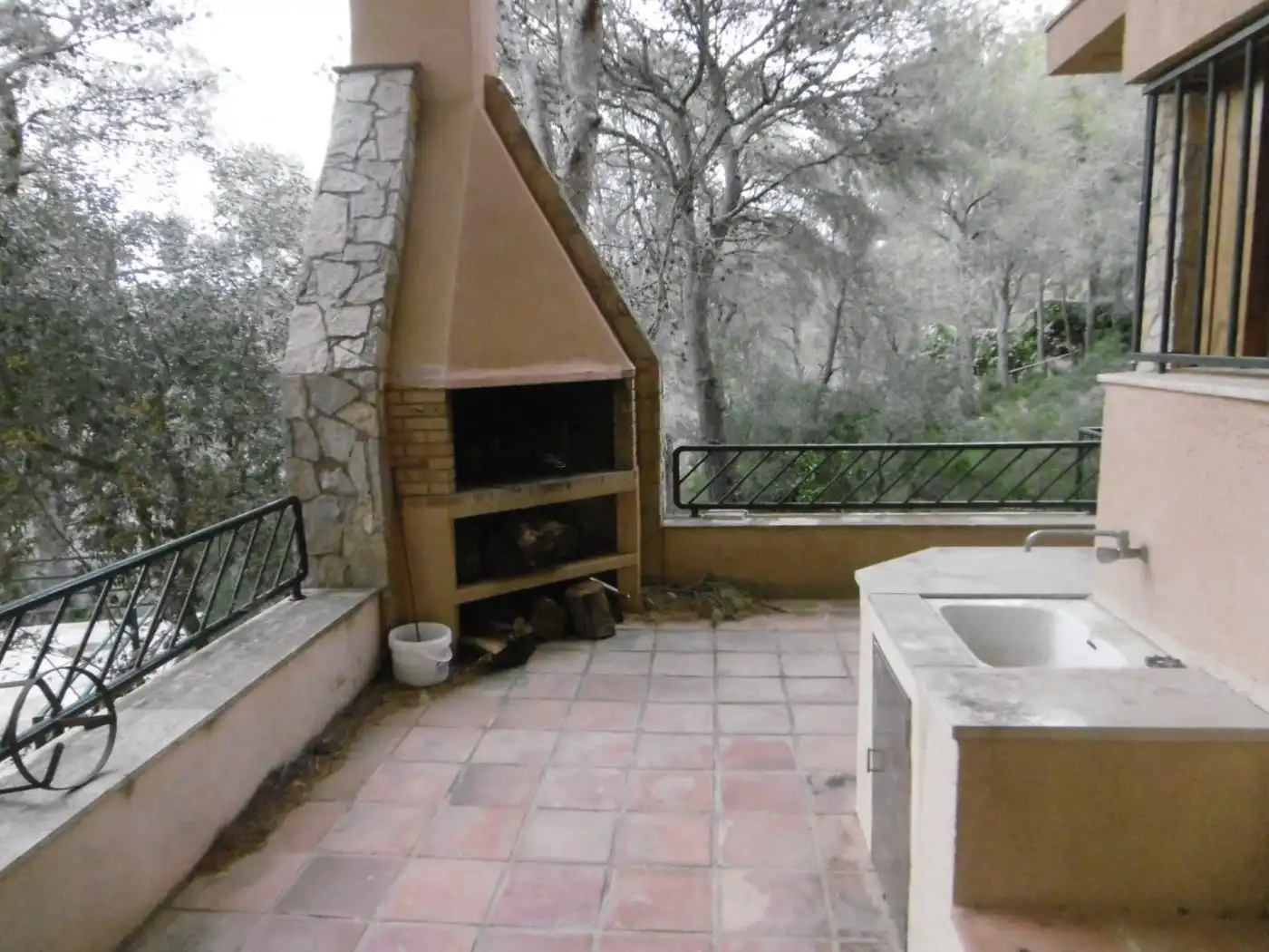 Terrassa de Casa o xalet en venda en Urbanitzacions
