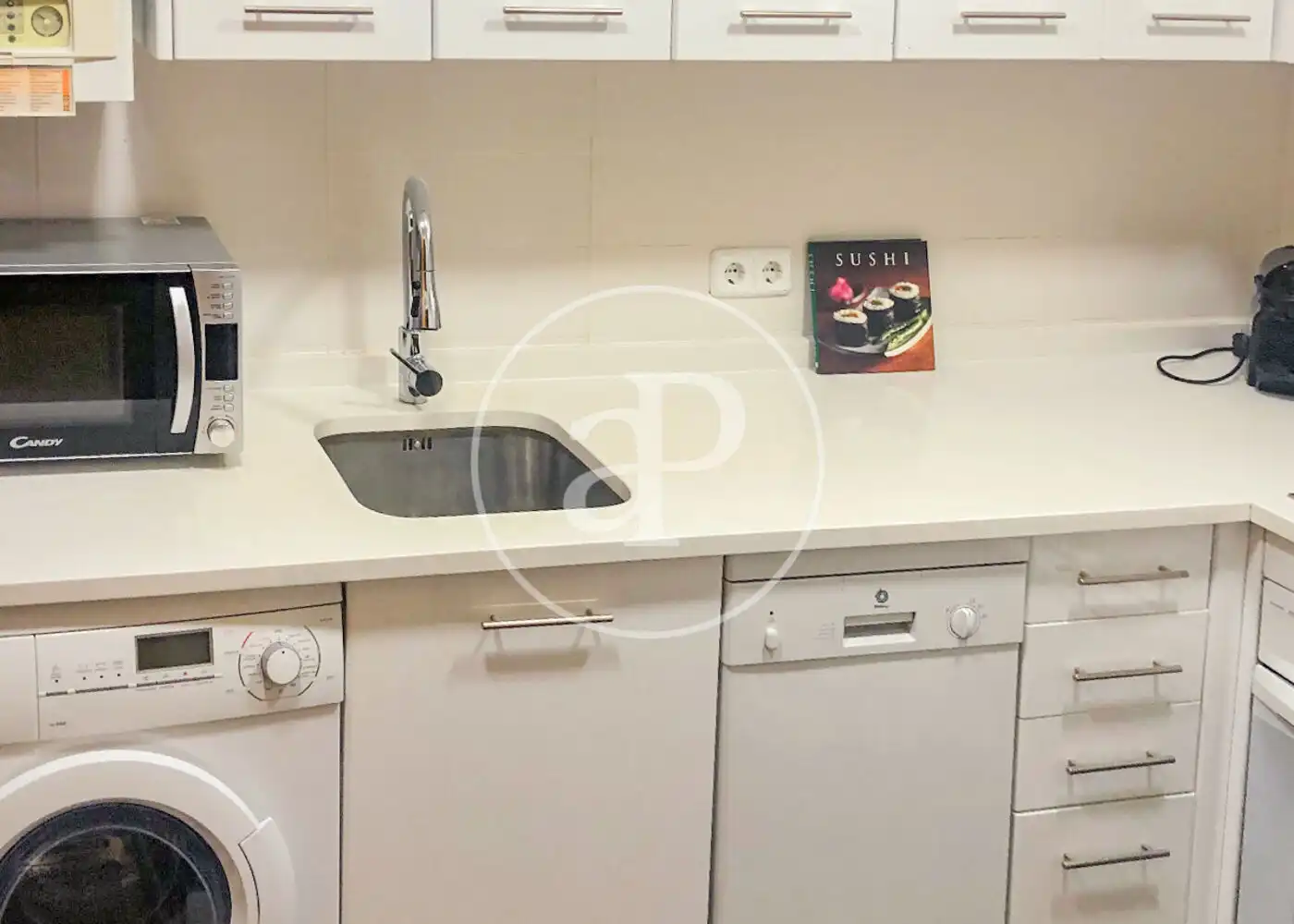 Cuina de Pis en venda en Madrid amb Aire condicionat, Calefacció i Terrassa
