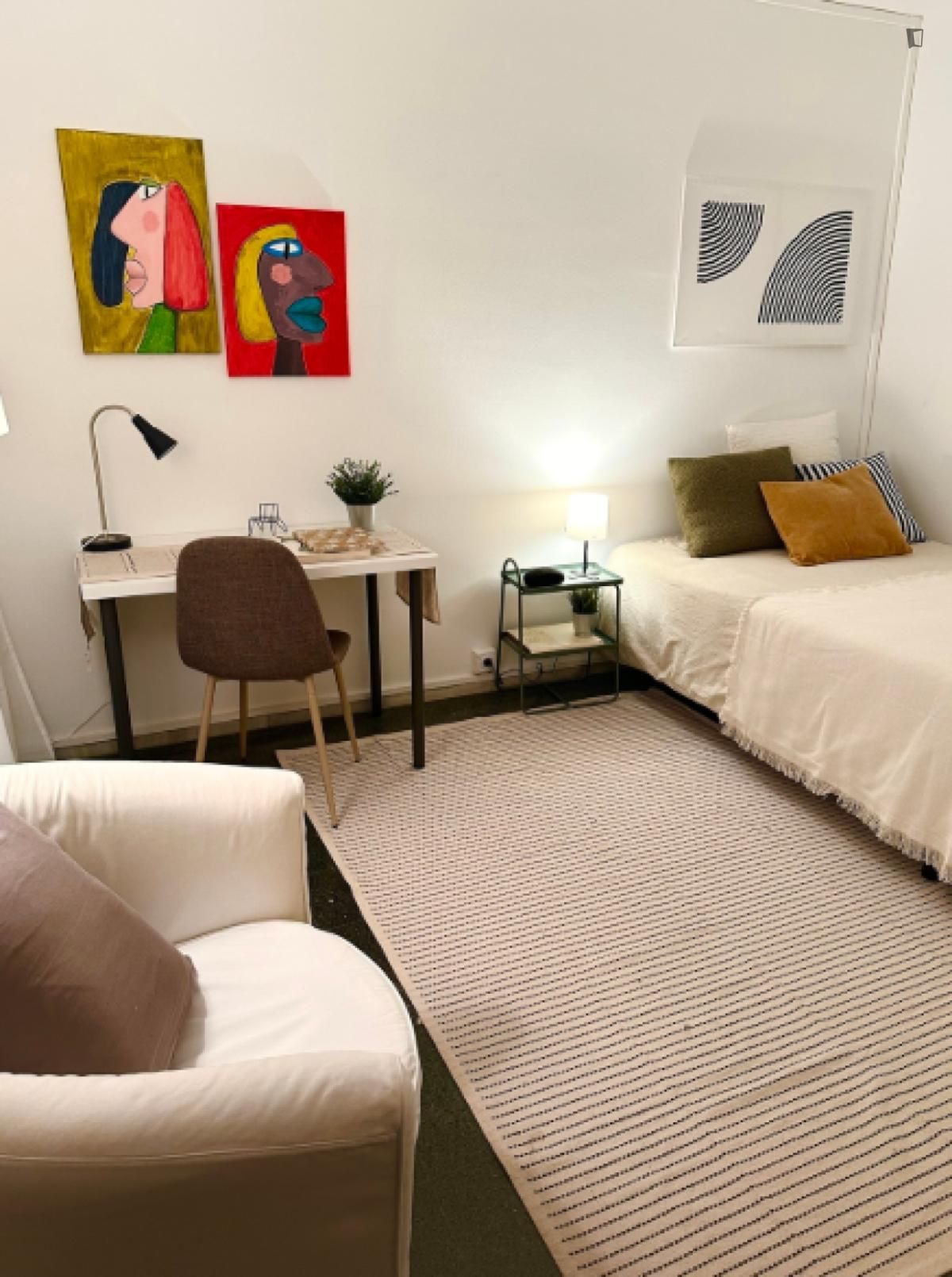Bedroom of Apartment to share in  Barcelona Capital  with Air Conditioner, Heating and Furnished