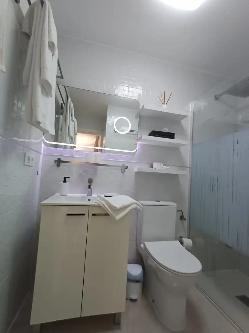 Badezimmer von Wohnungen zum Verkauf in Antigua mit Terrasse, Möbliert und Gemeinschaftspool