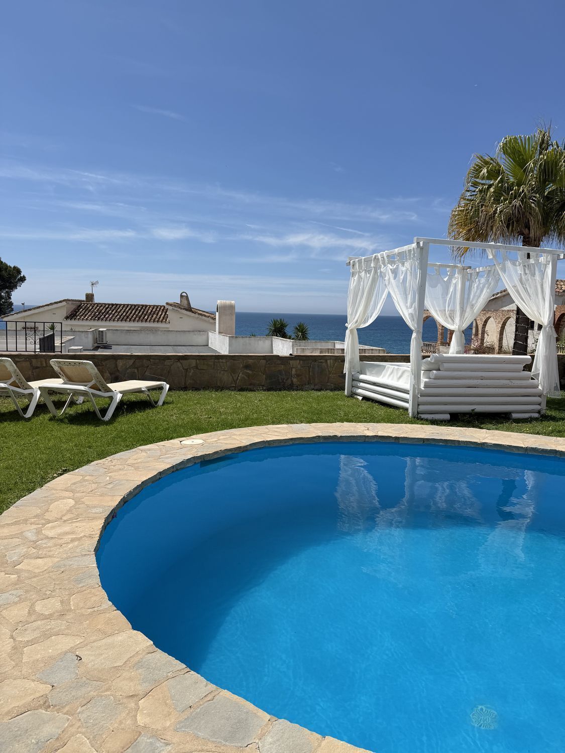 Swimming pool of House or chalet for sale in Benalmádena  with Air Conditioner, Heating and Private garden