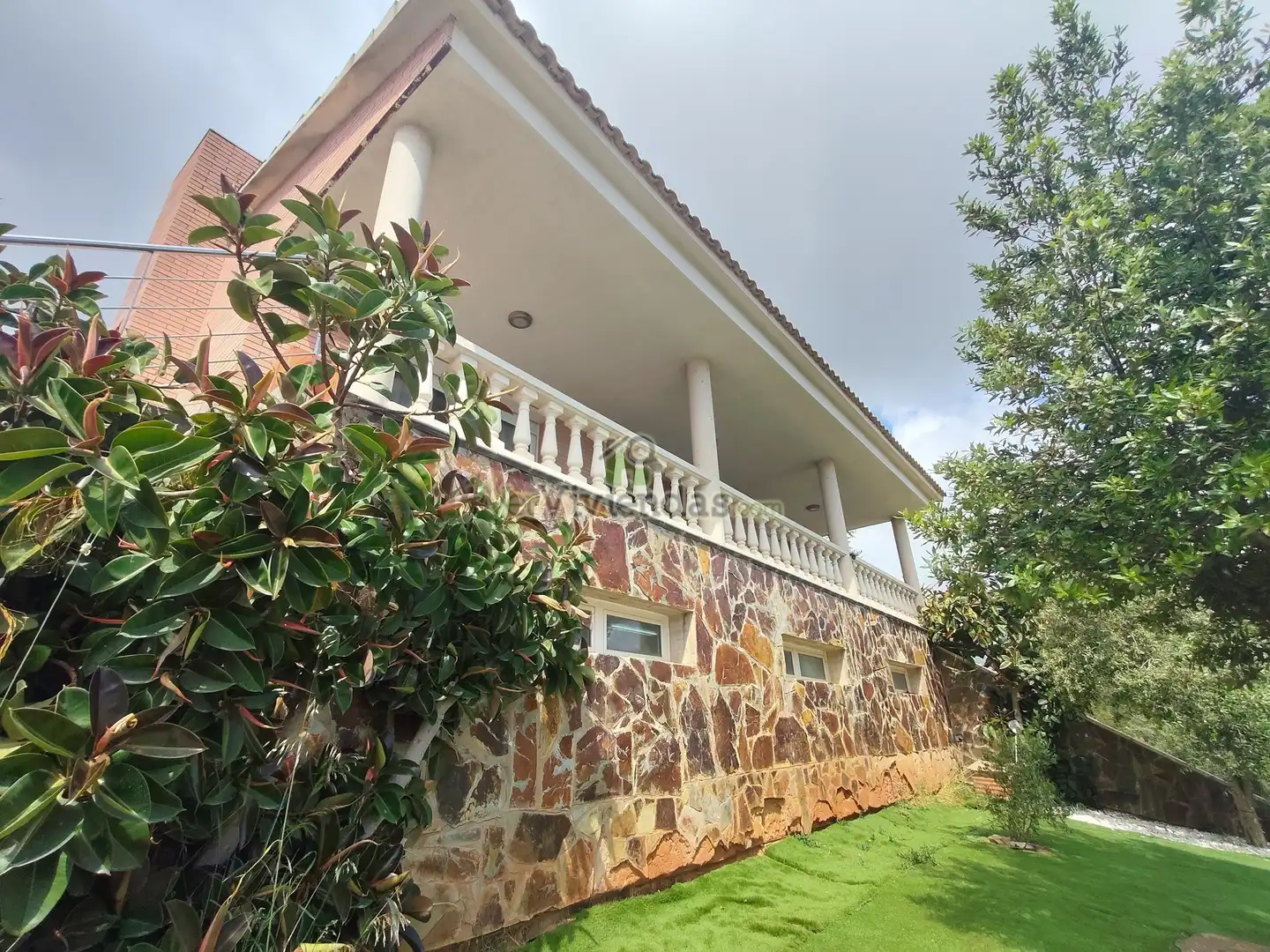 Vista exterior de Casa o chalet en venta en Begues con Calefacción, Jardín privado y Parquet