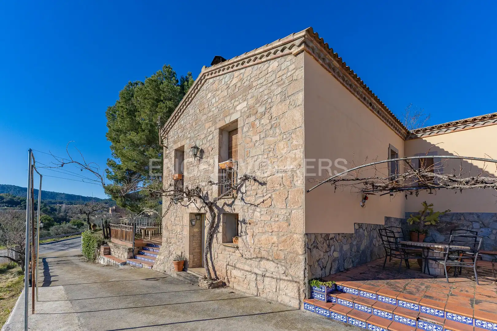 Außenansicht von Country house zum Verkauf in Fonollosa mit Heizung, Privatgarten und Terrasse