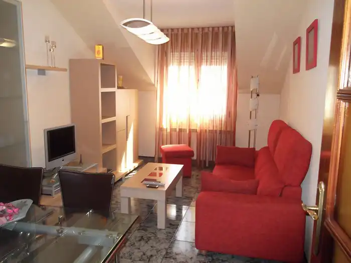 Sala d'estar de Àtic en venda en Tudela de Duero amb Calefacció, Traster i Moblat