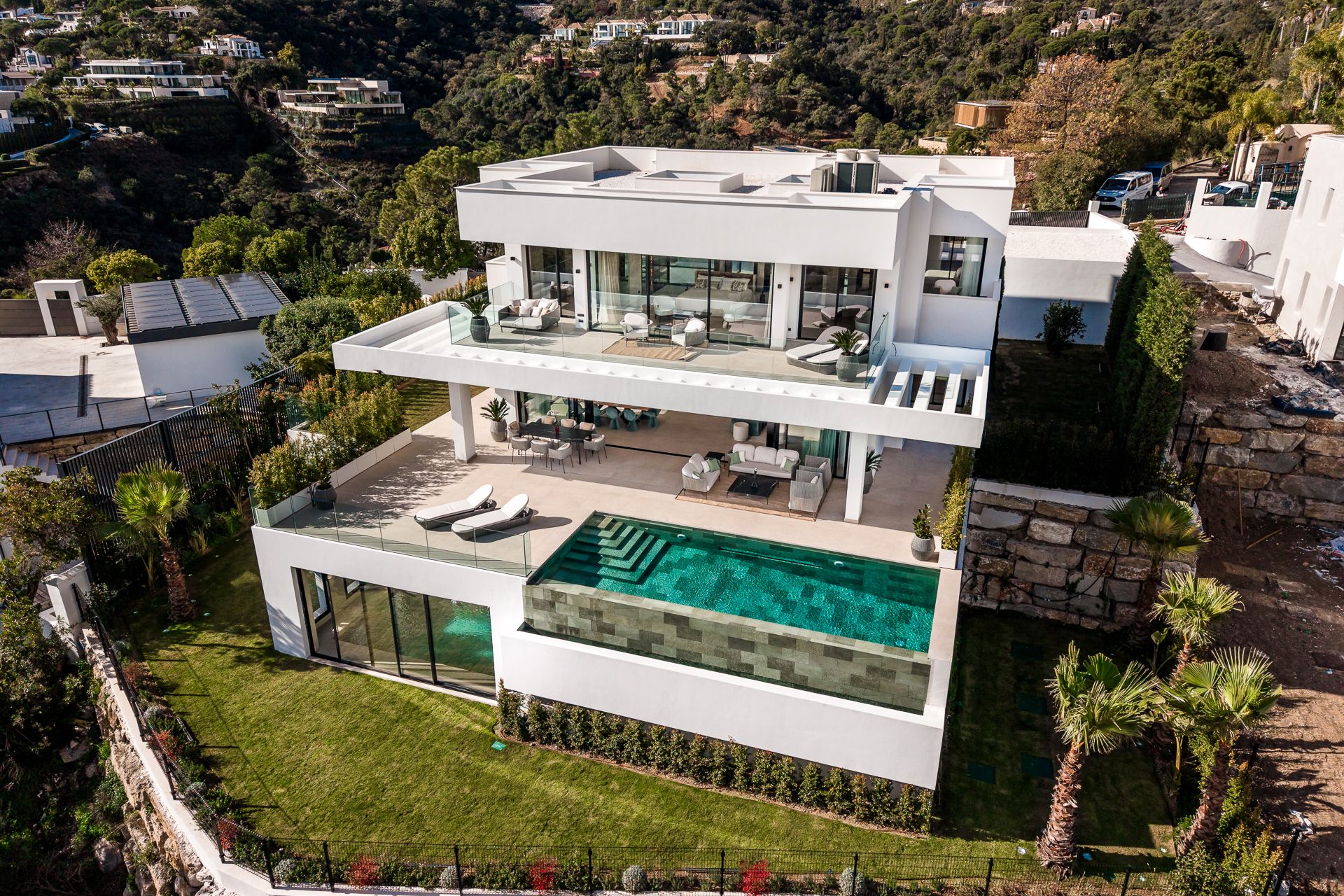 Exterior view of Houses for sale in Benahavís  with Air Conditioner, Private garden and Parquet flooring