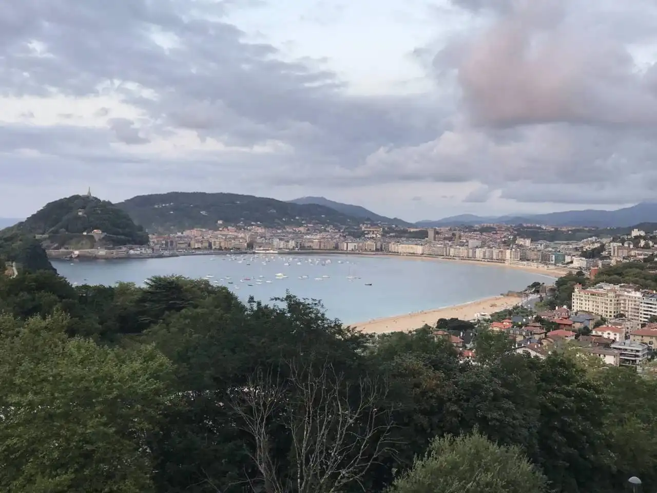 Vista exterior de Casa o xalet en venda en Donostia - San Sebastián  amb Calefacció, Jardí privat i Terrassa