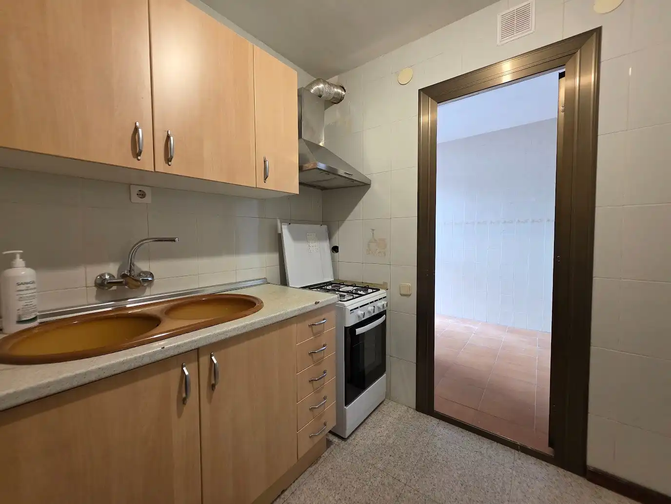 Kitchen of Flat for sale in Sabadell  with Oven and Alarm