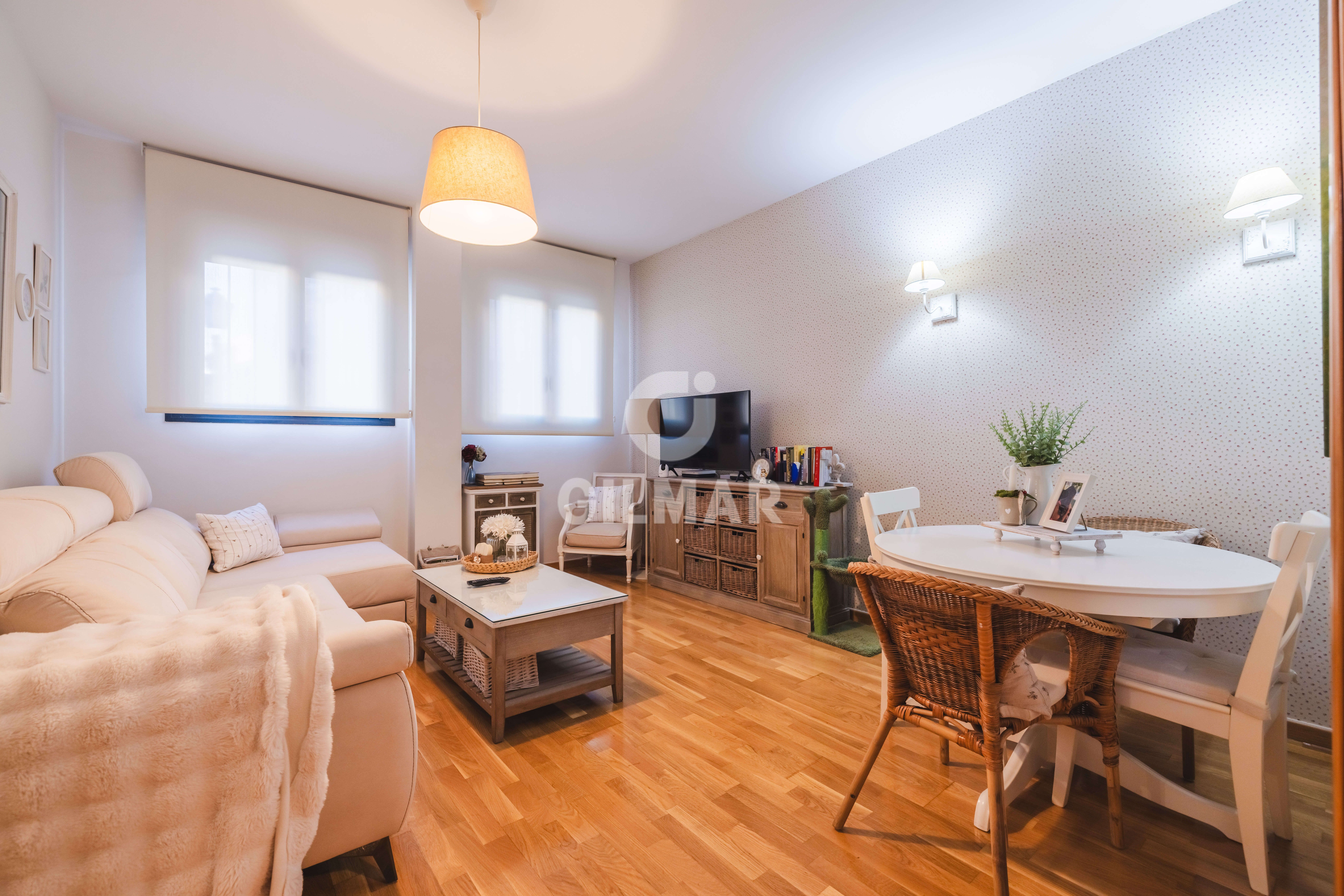 Sala d'estar de Planta baixa en venda en  Madrid Capital amb Calefacció, Jardí privat i Traster