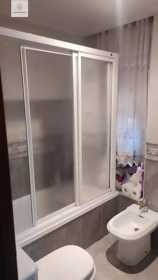 Bany de Casa o xalet en venda en Cáceres amb Aire condicionat, Traster i Moblat