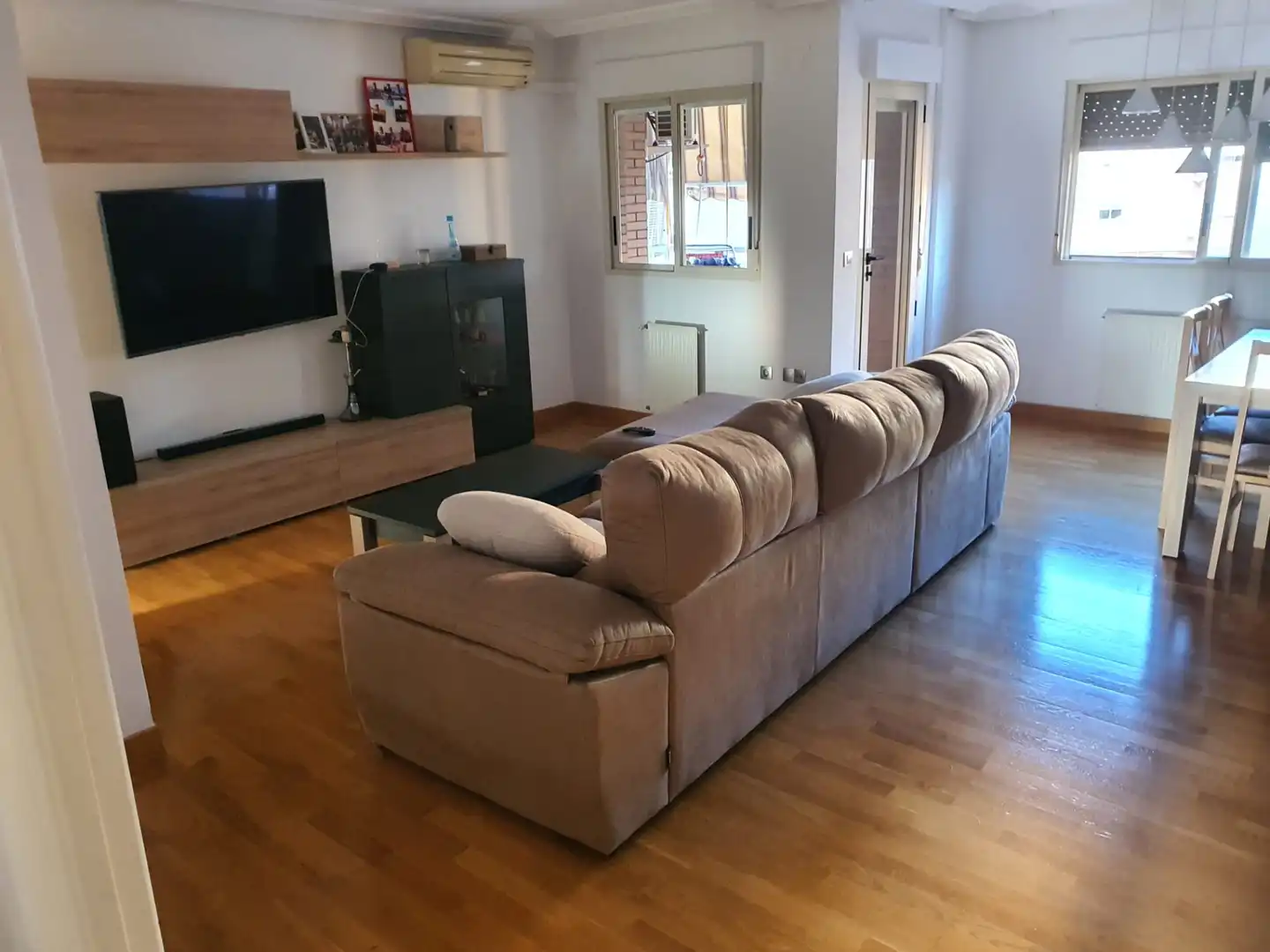 Wohnzimmer von Wohnung zur Miete in Alicante / Alacant mit Klimaanlage, Parkett und Möbliert