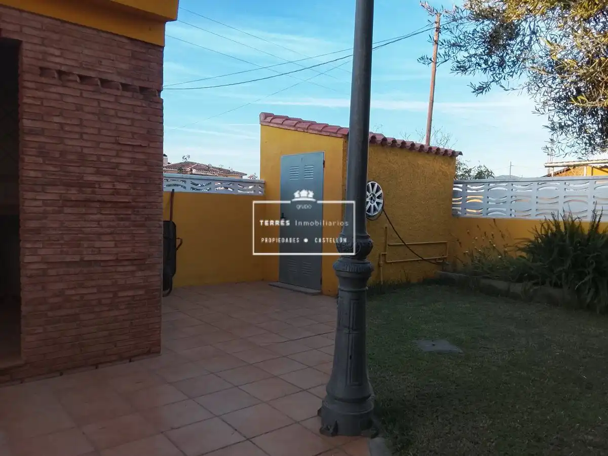 Jardí de Casa o xalet en venda en Castellón de la Plana / Castelló de la Plana amb Calefacció, Terrassa i Moblat