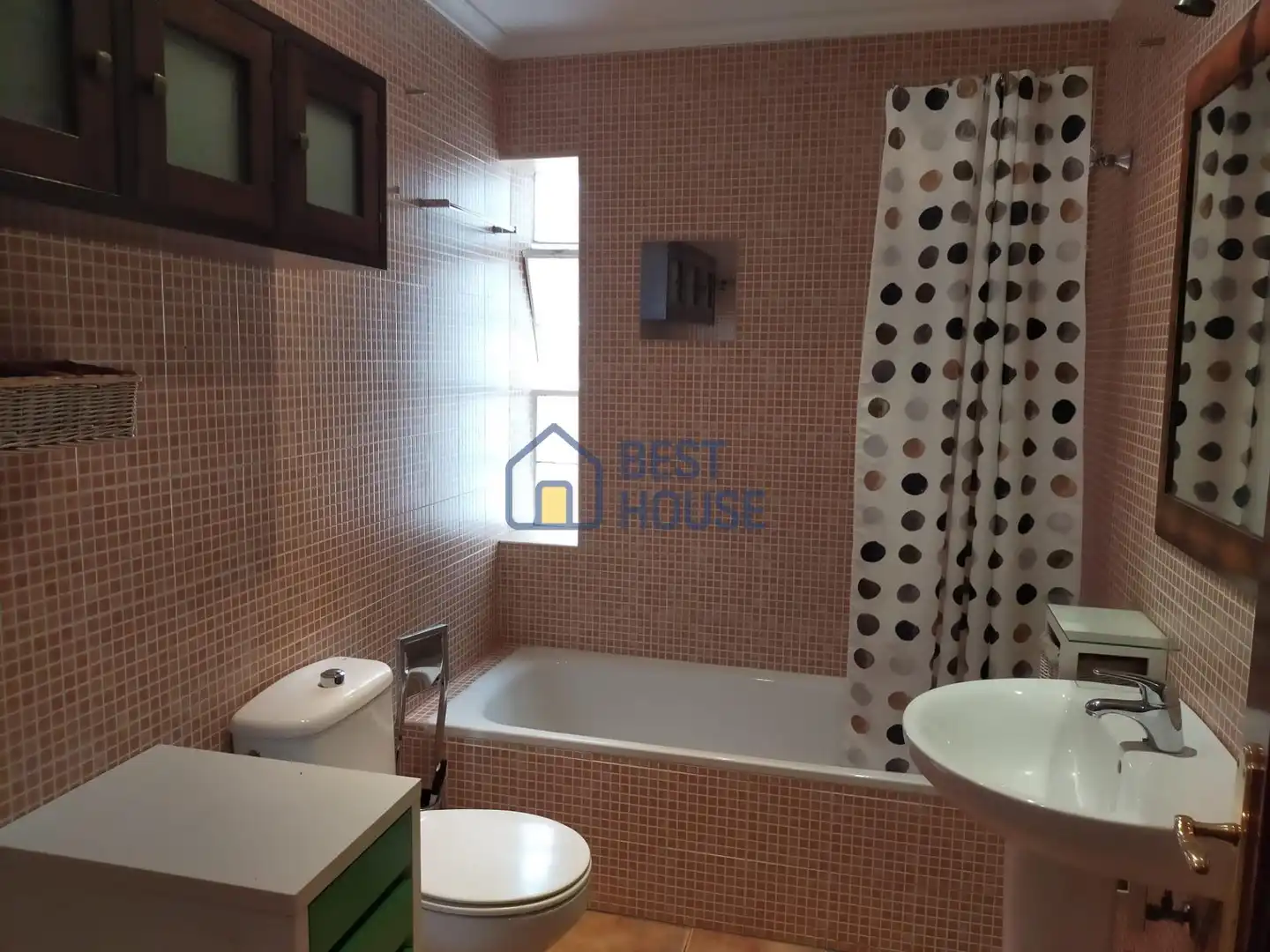 Bany de Apartament de lloguer en León Capital  amb Calefacció i Moblat