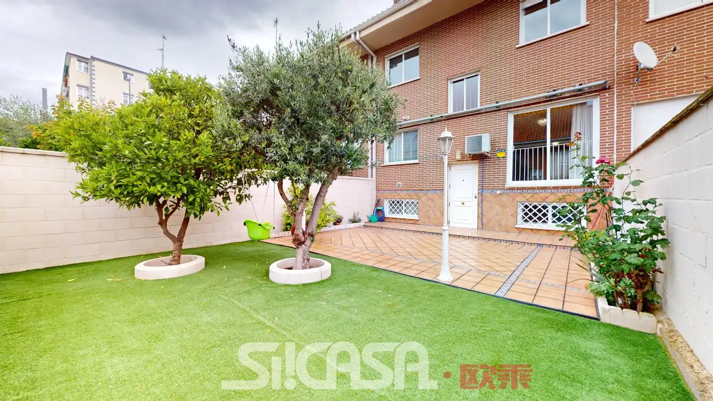 Garden of Detached homes for sale in Parla  with Air Conditioner and Private garden