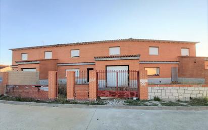 Vista exterior de Casa o xalet en venda en Novés amb Terrassa i Balcó