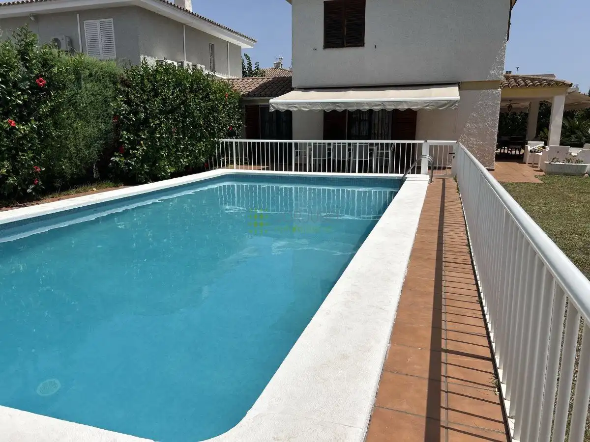 Piscina de Casa o xalet en venda en Benicasim / Benicàssim amb Terrassa i Piscina