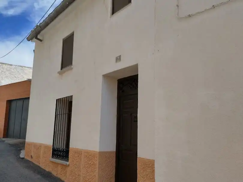 Casa amb jardí en venda a C/ CARDENAL GIL DE ALBORNOZ 9, imagen 2