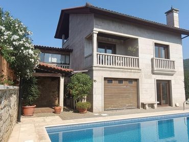 Xalet amb piscina en venda a O Rosal
