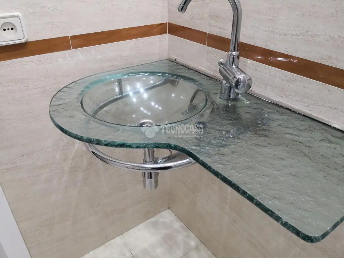 Bany de Edifici en venda en Barcelona