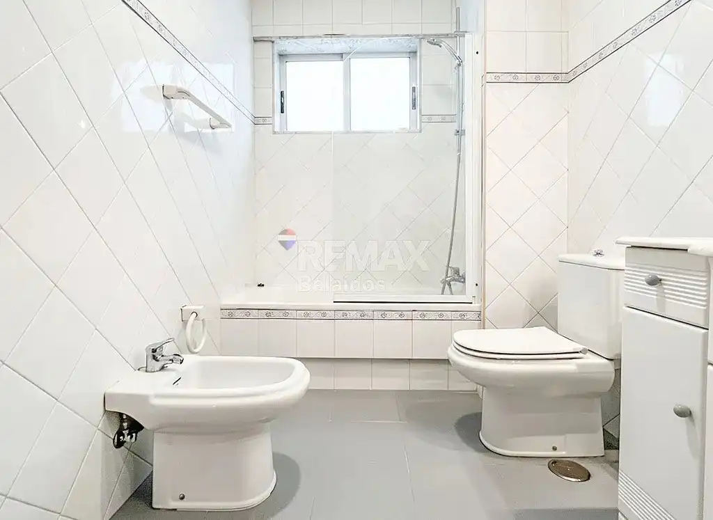 Baño de Piso en venta en Vigo  con Calefacción, Parquet y Terraza