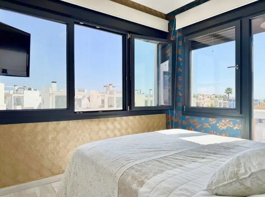 Habitación de Casa o chalet en venta en Orihuela con Aire acondicionado, Calefacción y Jardín privado