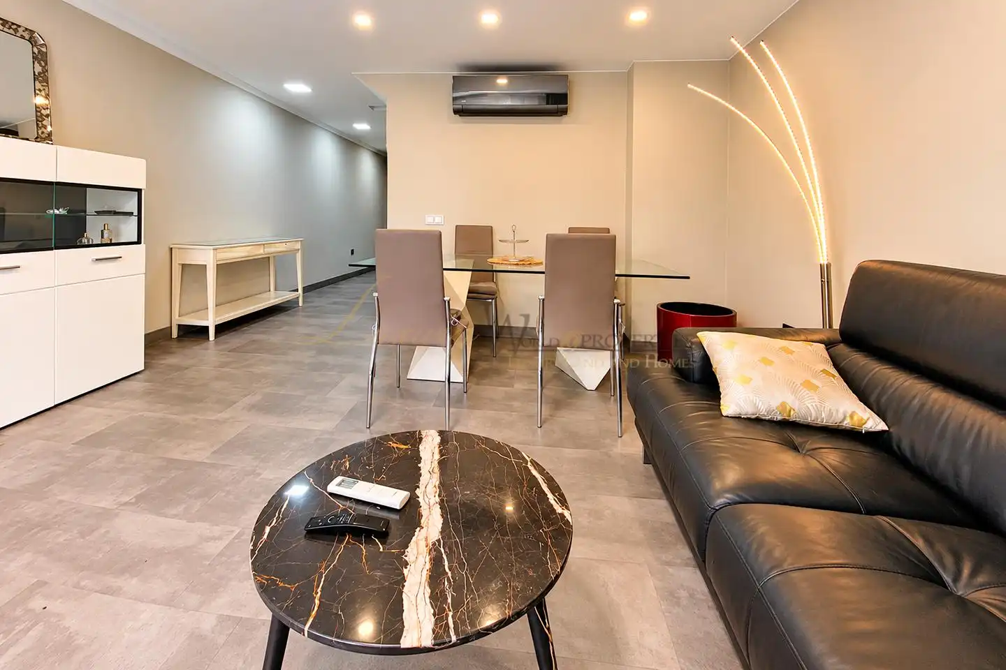 Casa con piscina en venta en Calle Beirut, imagen 2