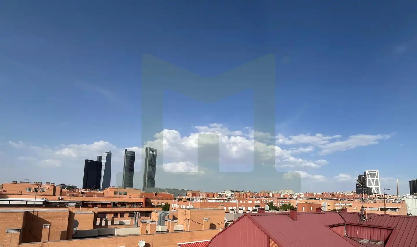 Vista exterior de Pis en venda en Madrid amb Calefacció, Moblat i Internet
