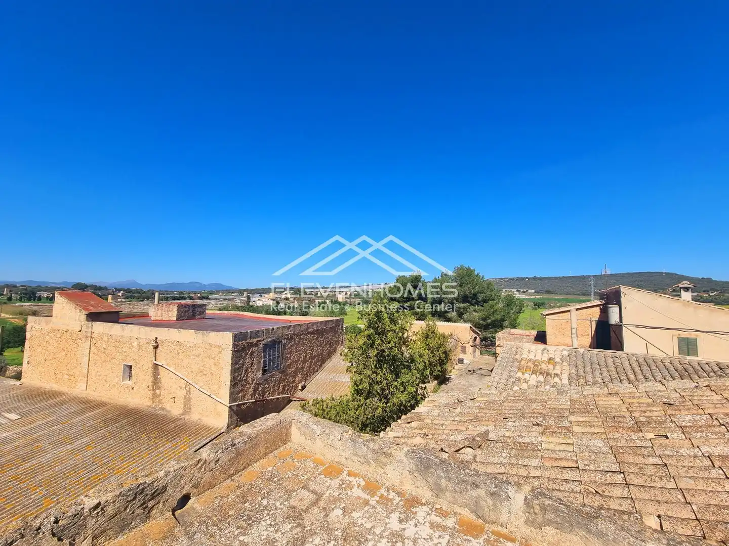 Vista exterior de Finca rústica en venda en  Palma de Mallorca amb Traster i Piscina