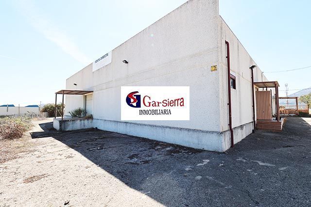 Vista exterior de Nau industrial en venda en Lozoyuela-Navas-Sieteiglesias