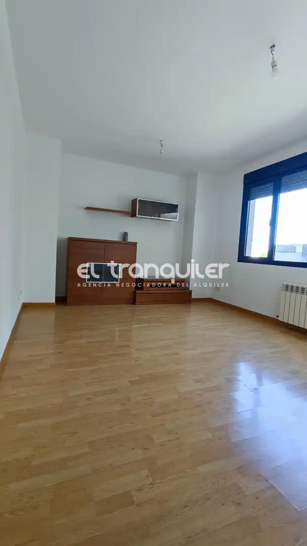 Flat for rent in Calle Tubas, Cuatro vientos