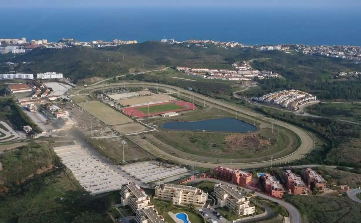 Vista exterior de Apartament en venda en Mijas amb Aire condicionat, Jardí privat i Terrassa