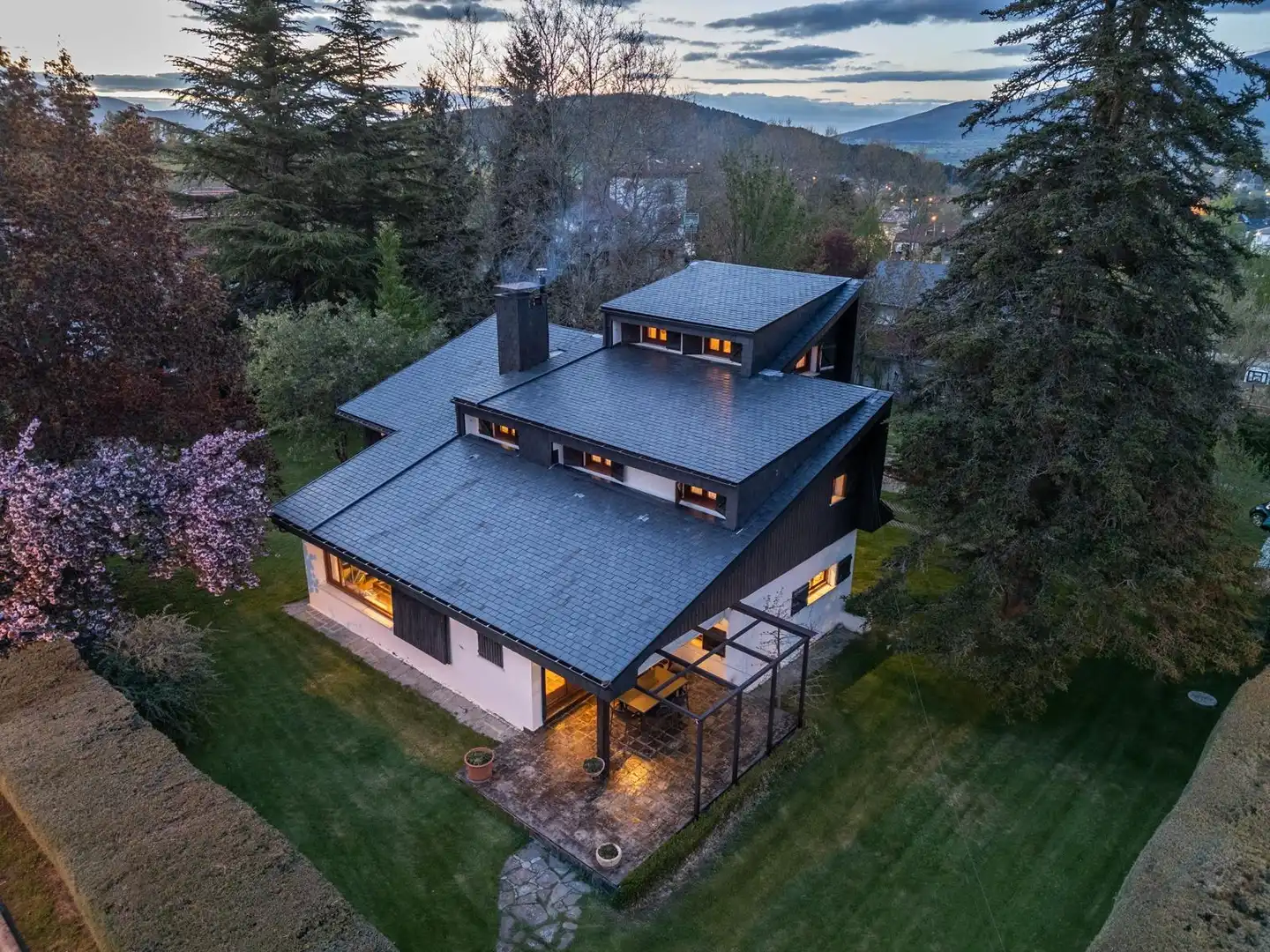 Vista exterior de Casa o chalet en venta en El Espinar con Calefacción, Jardín privado y Terraza
