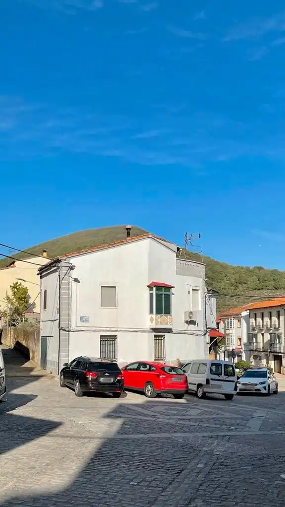 Vista exterior de Casa o xalet en venda en Arroyomolinos de la Vera amb Calefacció, Terrassa i Forn