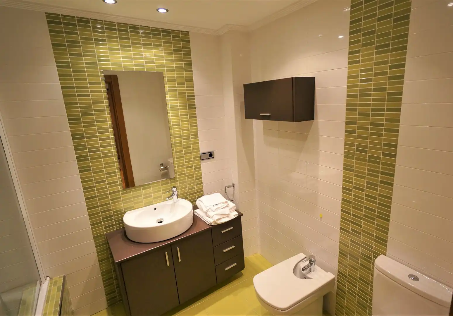 Baño de Apartamento de alquiler en Salamanca con Aire acondicionado, Calefacción y Parquet