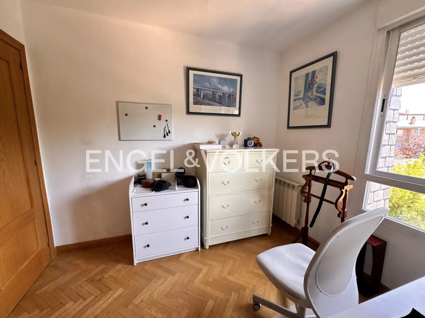 Habitación de Ático de alquiler en Majadahonda con Aire acondicionado, Calefacción y Jardín privado
