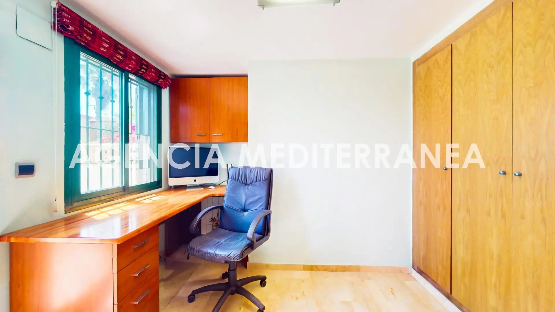 Maisonette zum Verkauf in Calle de Isabel de Villena, La Malva-rosa