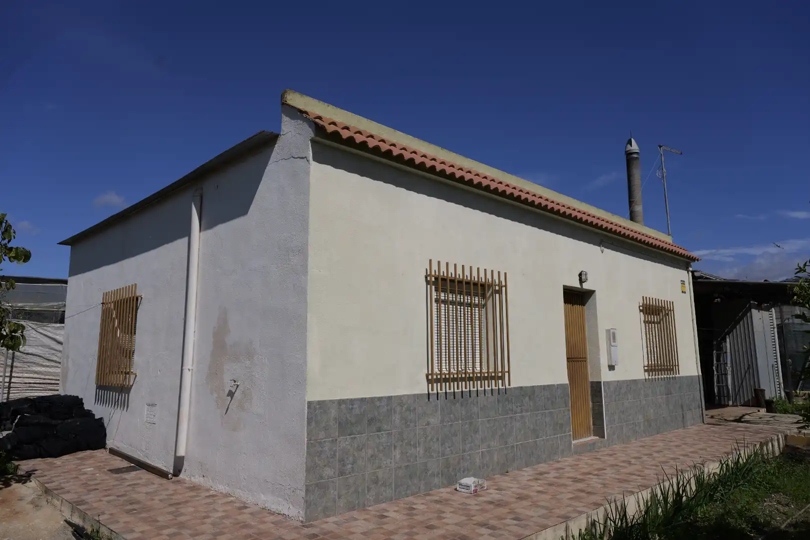 Exterior view of Houses for sale in Berja  with Air Conditioner, Private garden and Terrace
