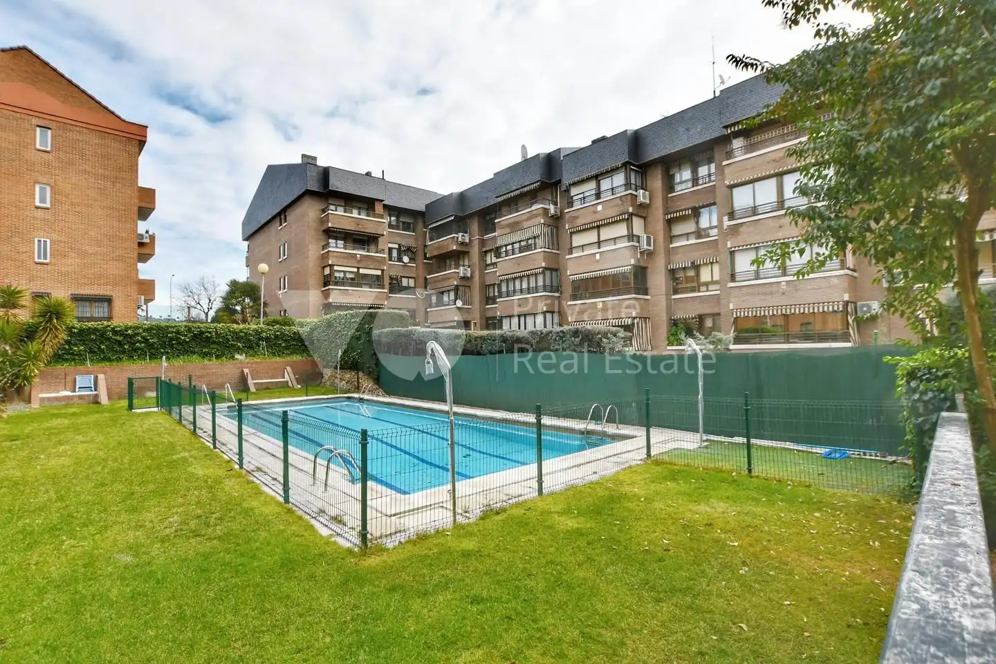 Vista exterior de Piso en venta en Las Rozas de Madrid con Aire acondicionado, Calefacción y Terraza