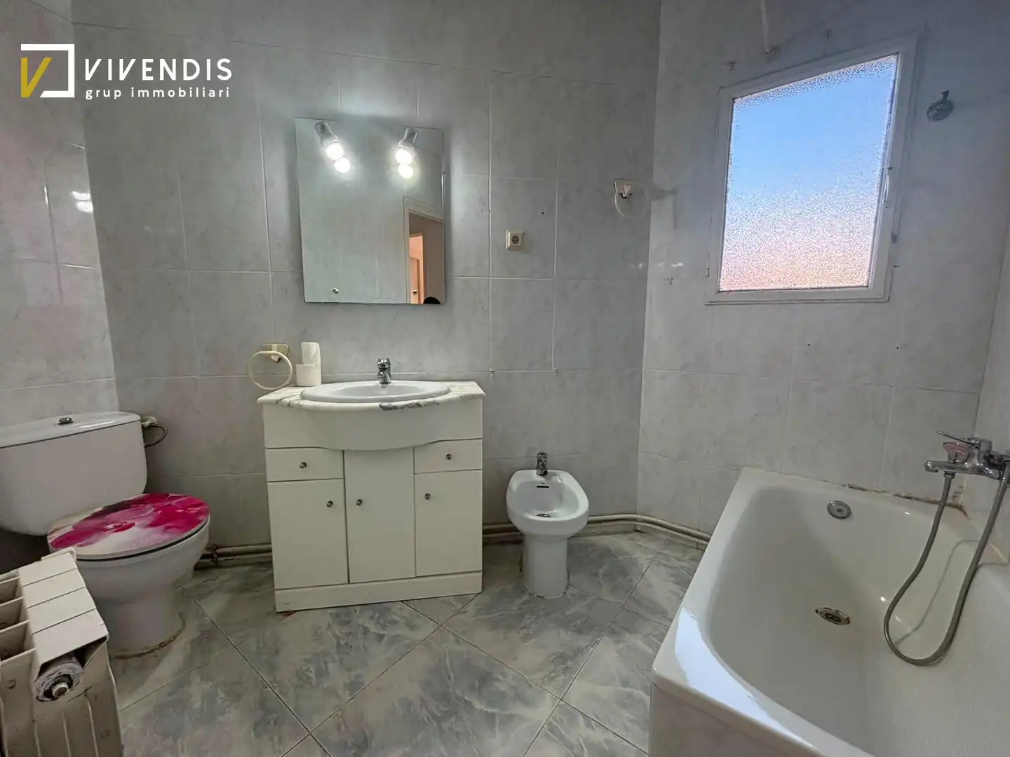 Bathroom of Flat for sale in Lleida  with Heating, Storage room and Balcony