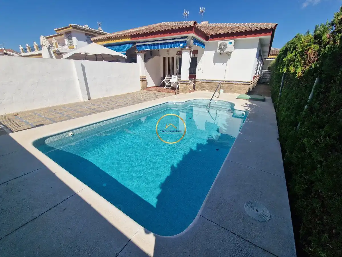 Swimming pool of Houses for sale in Almonte  with Air Conditioner, Terrace and Swimming Pool