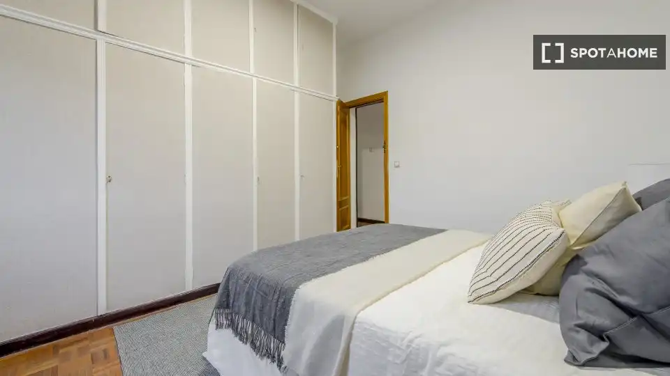 Room in Ciudad Jardín