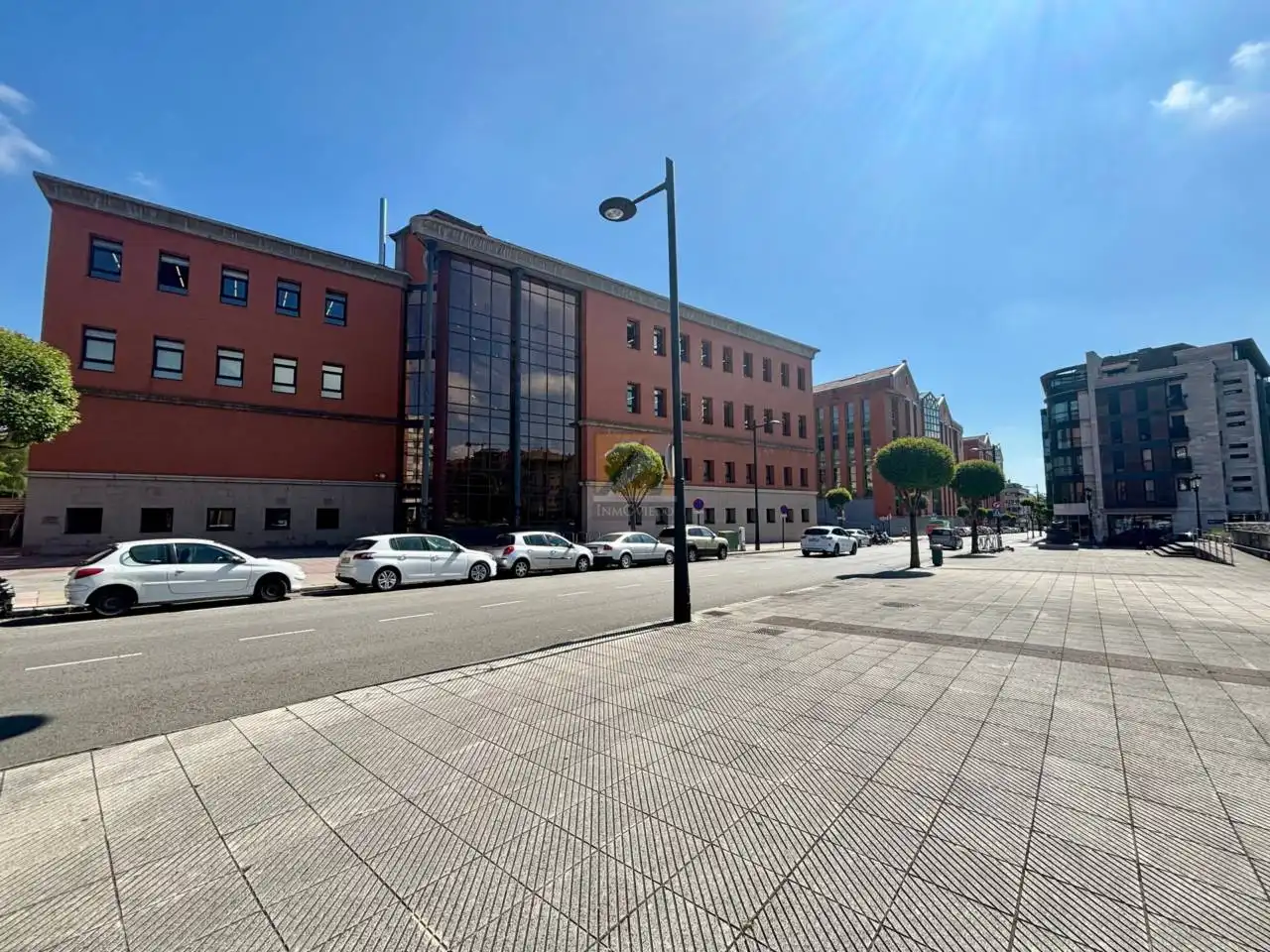 Vista exterior de Pis en venda en Oviedo  amb Terrassa i Traster