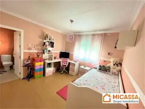 Habitación de Casa o chalet en venta en Los Barrios con Aire acondicionado, Calefacción y Jardín privado